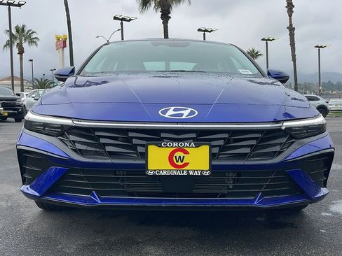 New 2025 Hyundai Elantra Limited image 4