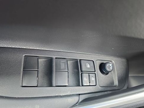 Used 2026 Toyota Corolla Cross SE image 27