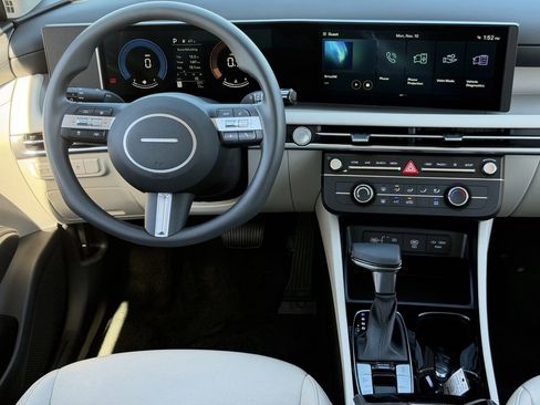 New 2026 Hyundai Tucson SE image 11