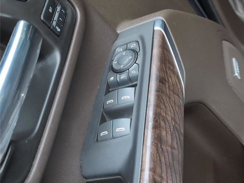 Used 2022 GMC Sierra 3500 Denali w/ Denali Ultimate Package image 16