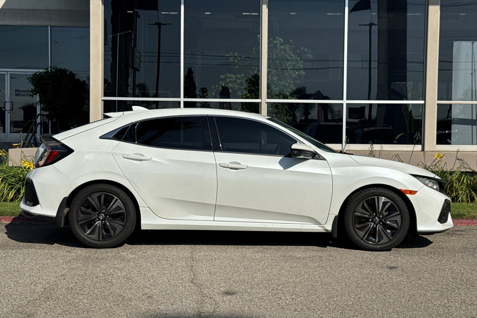 Used 2018 Honda Civic EX image 4