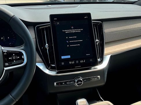 New 2026 Volvo XC90 B6 Plus w/ Protection Package Premier image 18