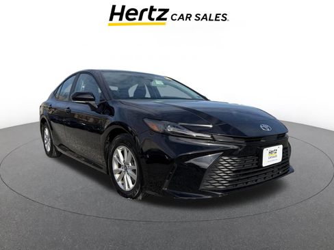 Used 2025 Toyota Camry LE image 1
