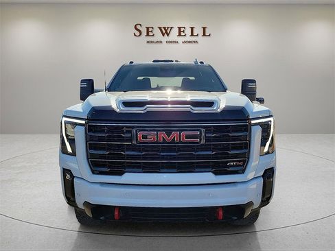 Used 2024 GMC Sierra 2500 AT4 w/ AT4 Preferred Package image 8