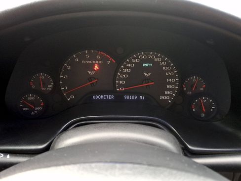 Used 2001 Chevrolet Corvette Convertible w/ Preferred Equipment Group2 RWD image 13