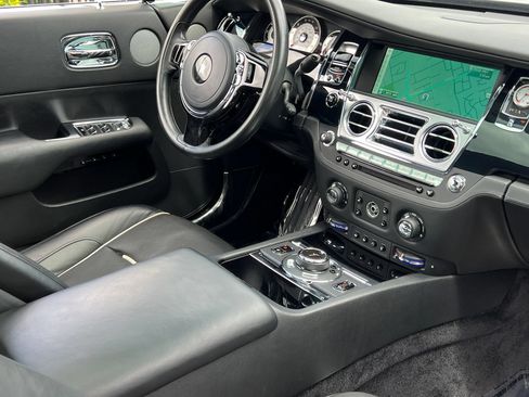 Used 2015 Rolls-Royce Wraith RWD image 3