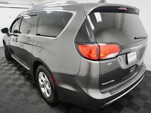 Used 2017 Chrysler Pacifica Touring-L Plus image 7