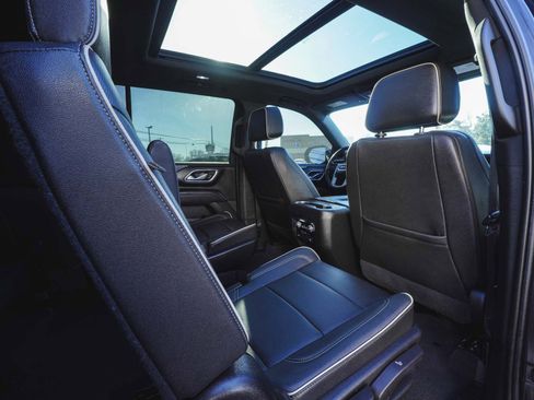 Used 2023 GMC Yukon XL SLT image 39