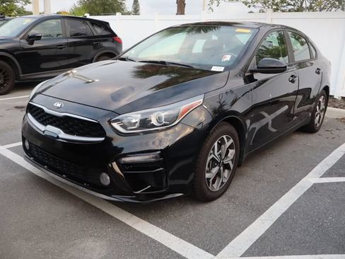 Used 2019 Kia Forte LXS FWD image 4