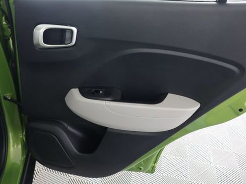 Used 2023 Hyundai Venue SEL w/ Cargo Package image 25