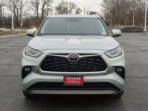 Certified 2025 Toyota Highlander Platinum image 4