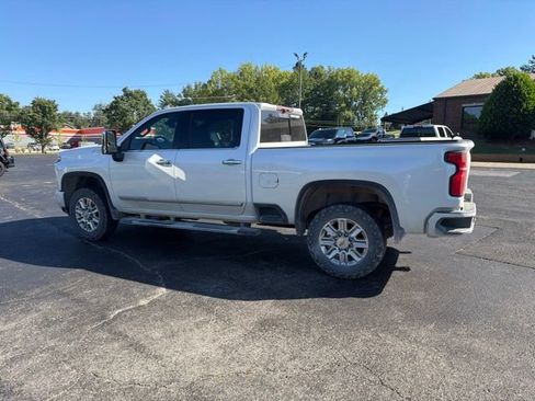 Used 2025 Chevrolet Silverado 2500 High Country w/ High Country Premium Package AWD/4WD image 6