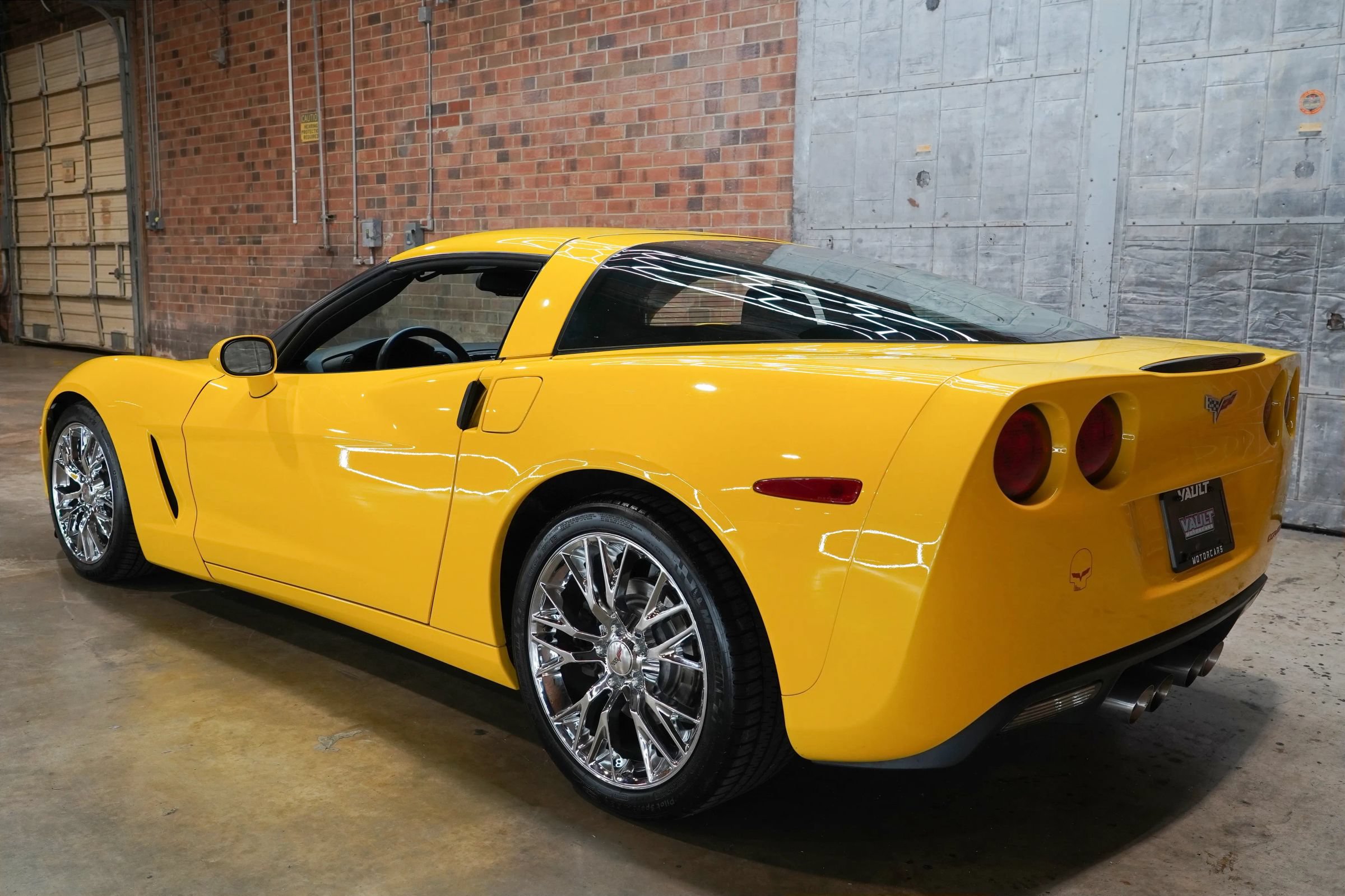Used 2012 Chevrolet Corvette Coupe w/ Roof Package RWD image 9
