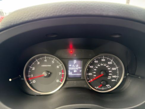 Used 2017 Subaru Crosstrek 2.0i Premium w/ Moonroof Package image 19