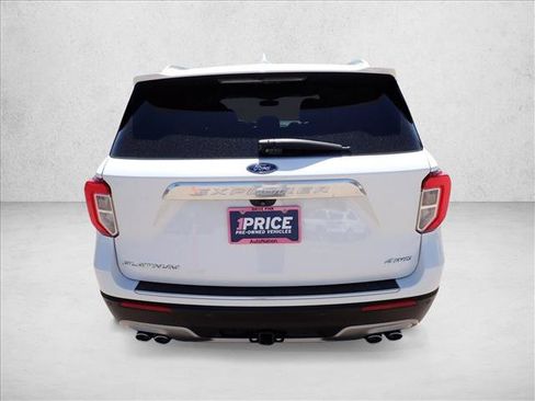 Used 2023 Ford Explorer Platinum w/ Technology Package AWD/4WD image 3