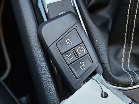 Certified 2023 Volkswagen Taos SEL image 20