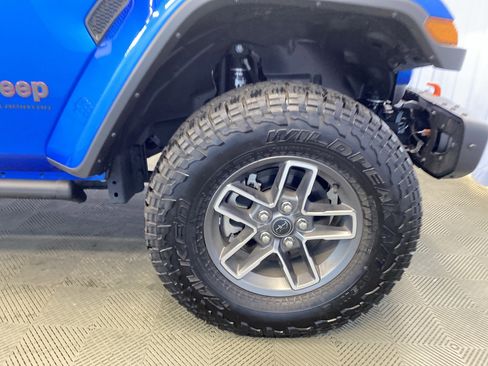Certified 2024 Jeep Gladiator Mojave image 49