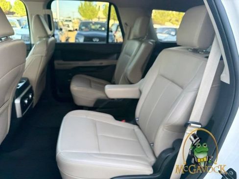 Used 2024 Ford Expedition XLT RWD image 22