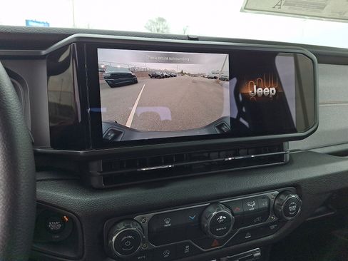 New 2026 Jeep Gladiator Sport AWD/4WD image 14