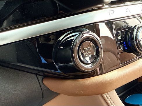 New 2026 Nissan Pathfinder Platinum AWD/4WD image 9