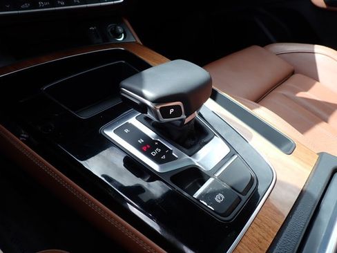 Used 2022 Audi Q5 e Prestige AWD/4WD image 21