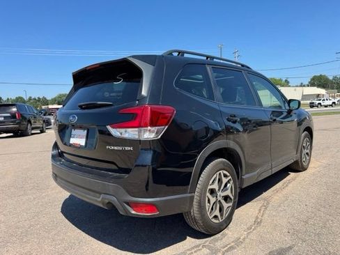 Used 2022 Subaru Forester Premium AWD/4WD image 7