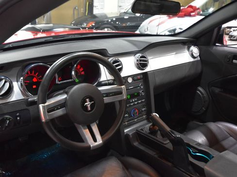 Used 2009 Ford Mustang GT Premium RWD image 14