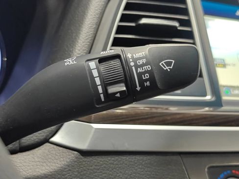 Used 2017 Genesis G80 3.8 RWD image 46