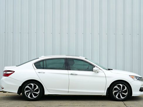 Used 2017 Honda Accord EX-L image 50