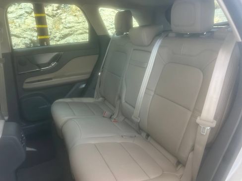 Used 2023 Lincoln Corsair Reserve w/ Equipment Group 201A FWD image 10