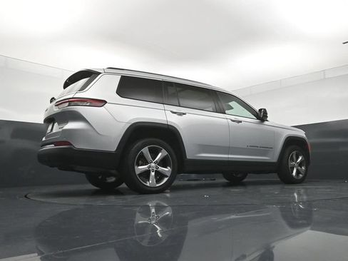 Used 2021 Jeep Grand Cherokee L Limited w/ Luxury Tech Group II AWD/4WD image 23