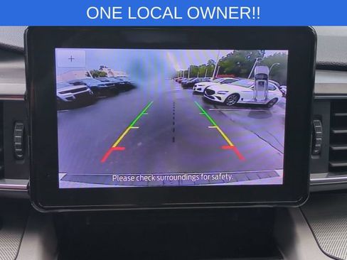 Used 2023 Ford Explorer XLT w/ Equipment Group 202A AWD/4WD image 26