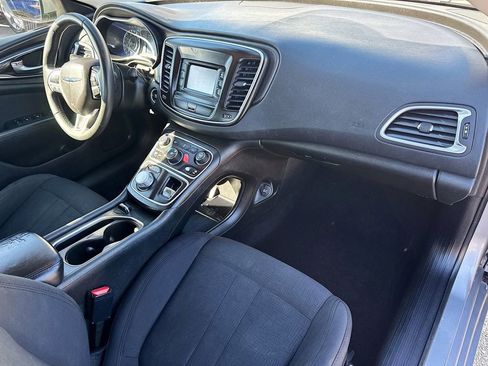 Used 2016 Chrysler 200 Limited image 32