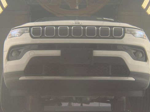 Used 2022 Jeep Compass Limited image 4