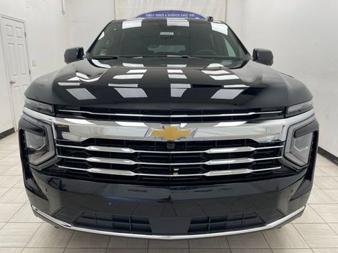 New 2026 Chevrolet Suburban LT AWD/4WD image 17