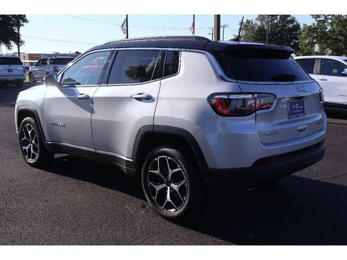 Used 2025 Jeep Compass Limited AWD/4WD image 15