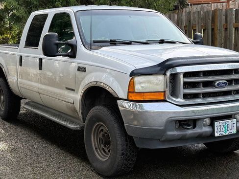Used 2001 Ford F250 XLT image 8