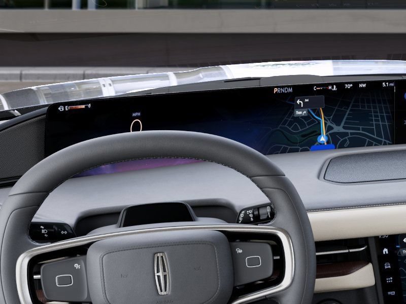 New 2027 Lincoln Navigator Premiere RWD image 13