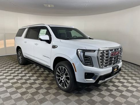 New 2026 GMC Yukon XL Denali w/ Denali Reserve Package image 22