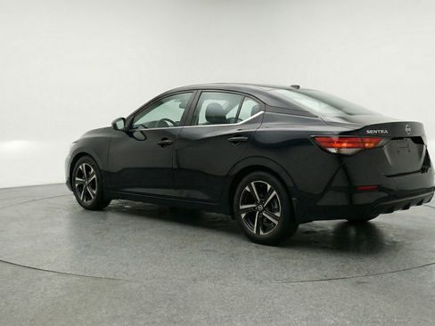 Used 2025 Nissan Sentra SV image 6