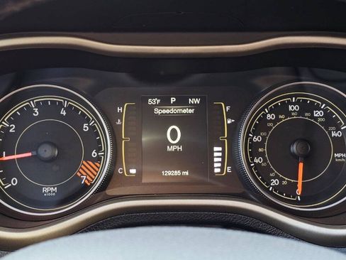 Used 2015 Jeep Cherokee Latitude w/ Cold Weather Group AWD/4WD image 36