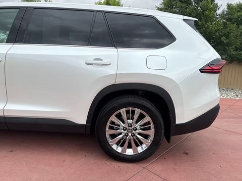 Used 2026 Toyota Grand Highlander AWD image 38