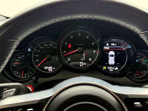 Used 2018 Porsche Cayenne Platinum Edition image 37