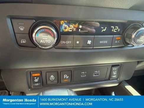 Used 2022 Nissan Frontier SV AWD/4WD image 8