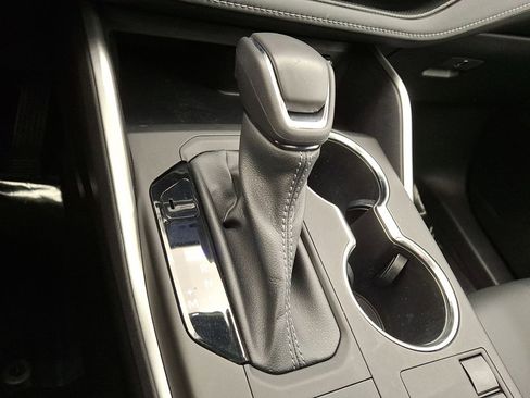 Certified 2023 Toyota Highlander XLE image 12