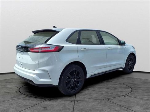 Used 2022 Ford Edge ST-Line image 4