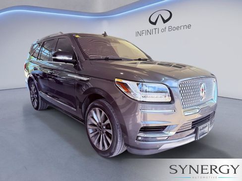 Used 2018 Lincoln Navigator Select w/ Technology Package RWD image 3
