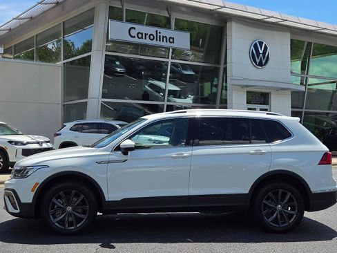 Certified 2024 Volkswagen Tiguan SE AWD/4WD image 2