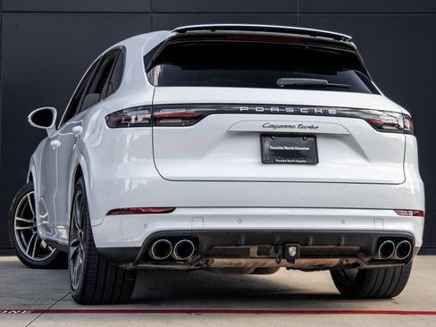 Certified 2023 Porsche Cayenne Turbo AWD/4WD image 3