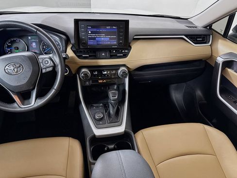 Certified 2021 Toyota RAV4 XLE Premium AWD/4WD image 24